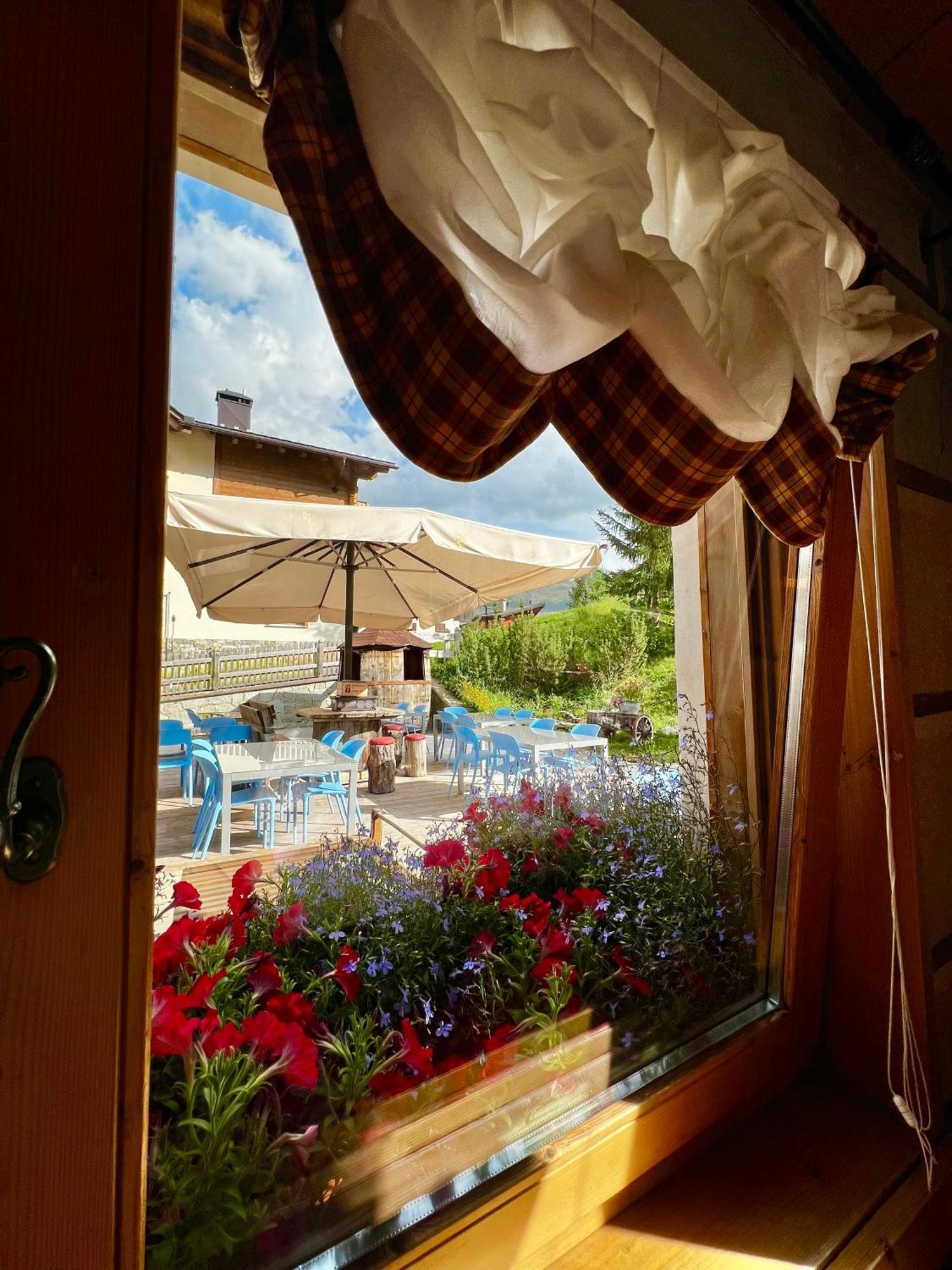 La Locanda リヴィーニョ エクステリア 写真